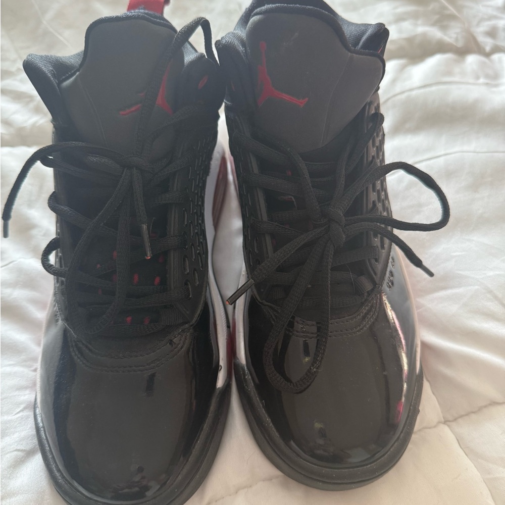 Nike Jordans size 6Y like new!!!!
